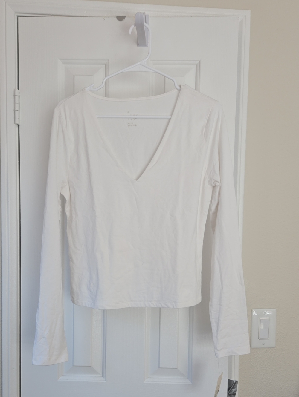 a new day V-Neck Long Sleeve T-Shirt Women's NWT Lightweight Cotton Blend Med - Picture 2 of 7